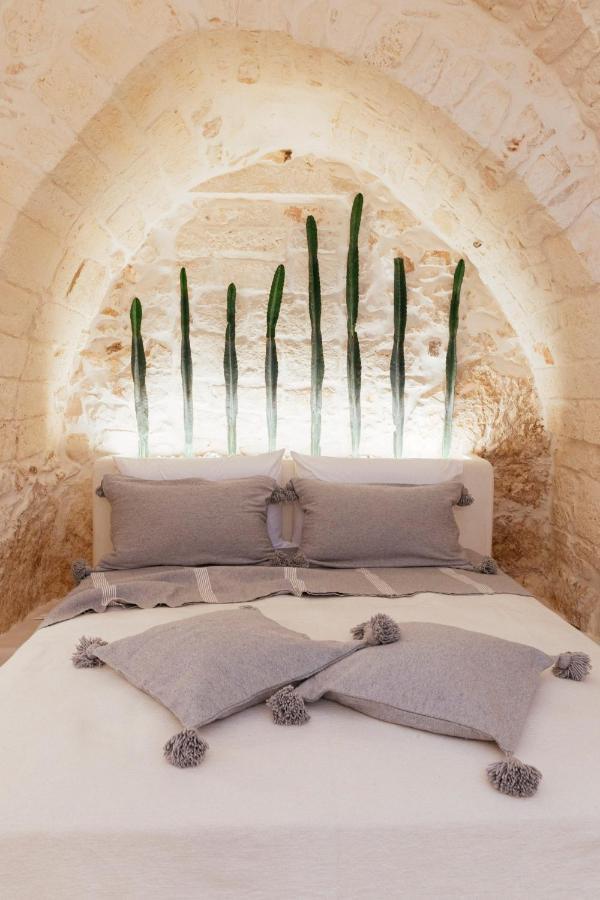 Alesia Luxury Cave Bed & Breakfast Остуни Екстериор снимка