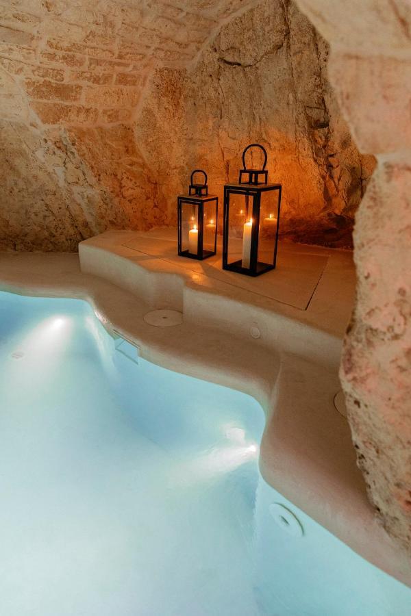 Alesia Luxury Cave Bed & Breakfast Остуни Екстериор снимка