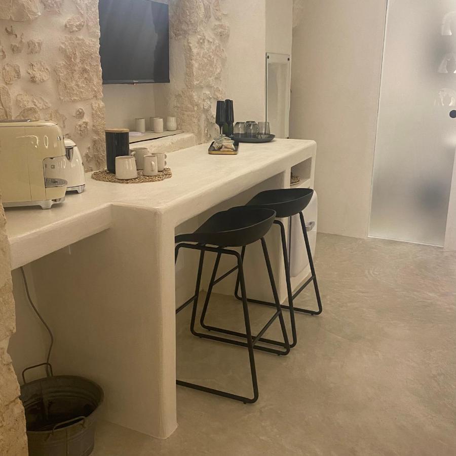 Alesia Luxury Cave Bed & Breakfast Остуни Екстериор снимка